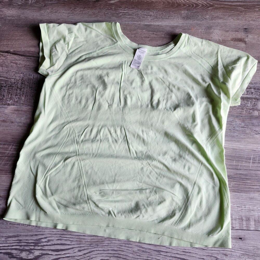 (2X) Athleta short sleeve top